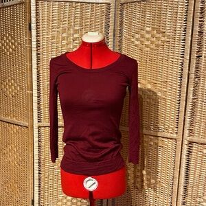 Women's merinos Burgundy Top